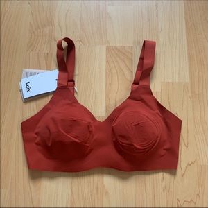 Knix Padded V Neck Evolution Bra Size 4.